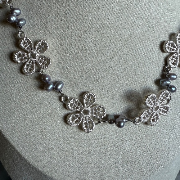 Freshwater pearls and silver necklace - Picture 3 of 5